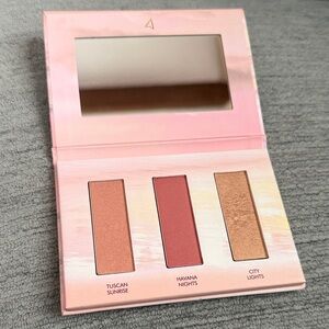 Wander Beauty Blush and highlighter  Palette